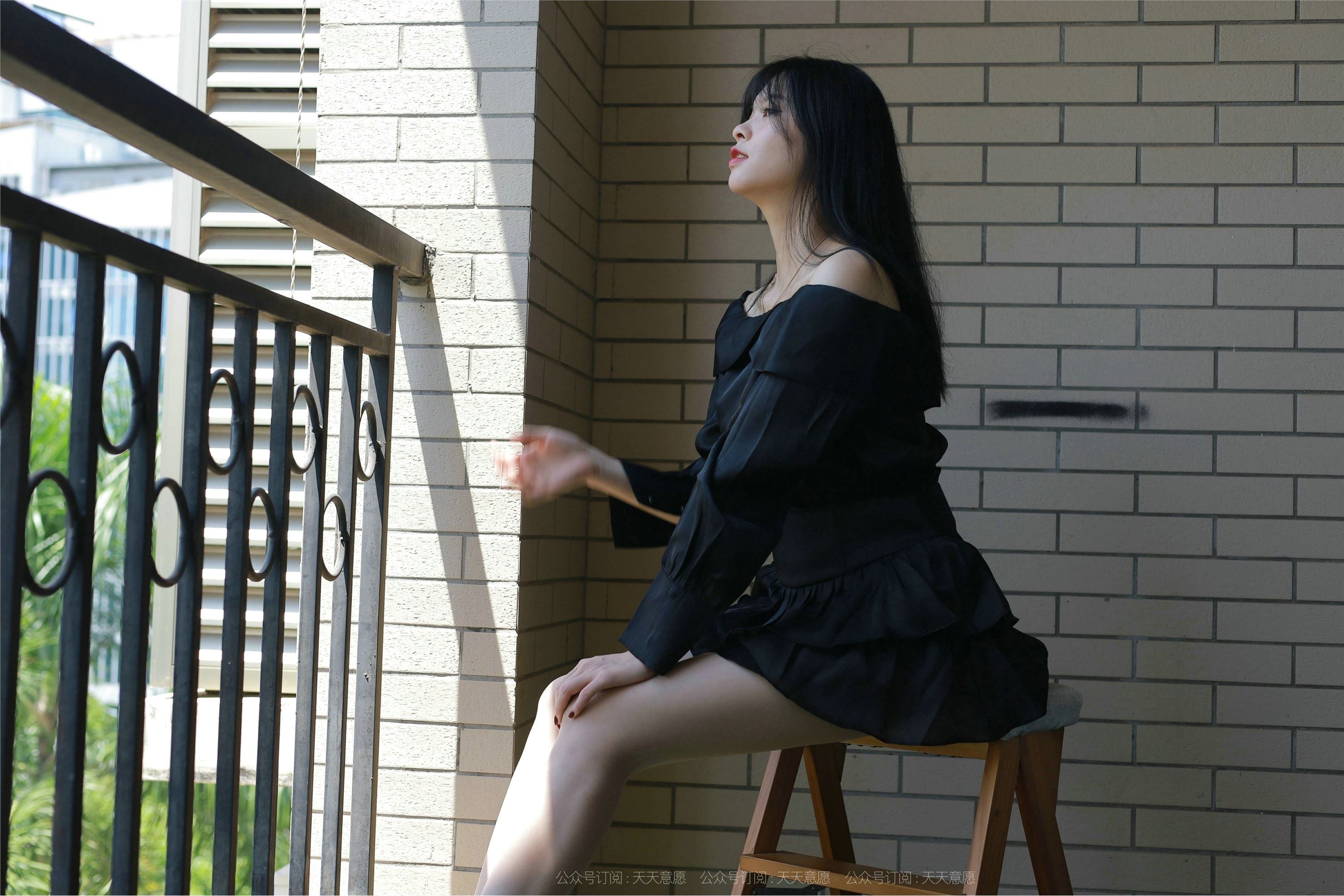 IESS异思趣向  2021.08.23 丝享家898：小七《一字肩短裙》